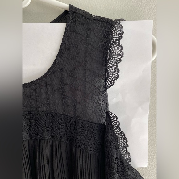 Floreat True Black Dress - Picture 2 of 8